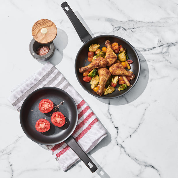 Cuisipro Soft-Touch Aluminum  8"/20.4cm & 9.5"/24.5cm Fry Pan Set
